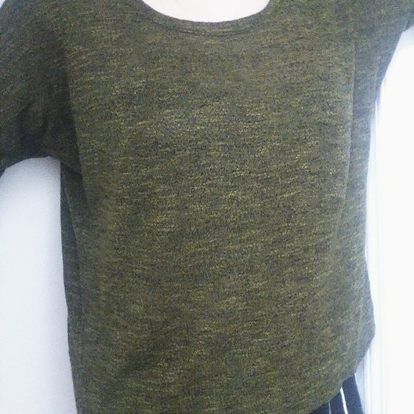 Forever 21 Lime Batwing loose knit top - Picture 4 of 8